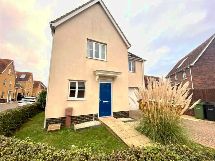3 Bedroom Property To Rent In Bullfinch Drive, Harleston IP20