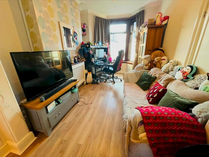 2 Bedroom Terraced House To Rent In Cottrell Road, Roath, Cardiff CF24