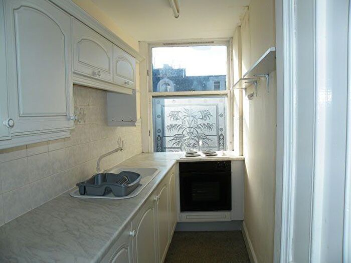 2 Bedroom Flat To Rent In Whitehall Crescent, Dundee, DD1