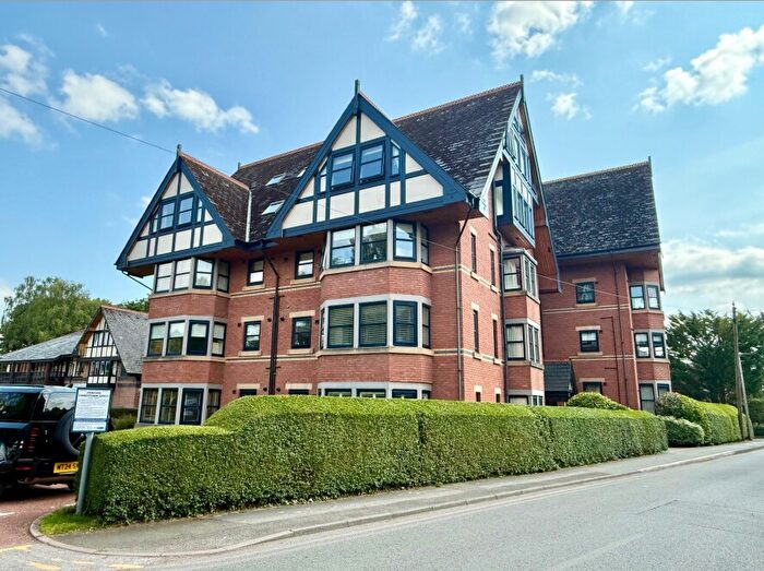 2 Bedroom Flat To Rent In Wilmslow, SK9