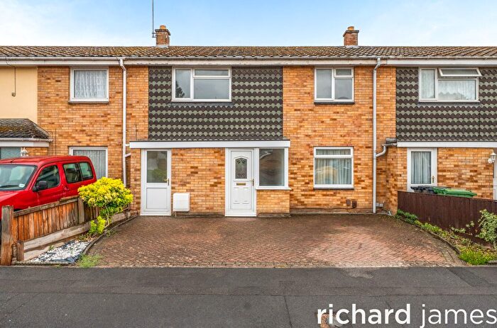 3 Bedroom Terraced House For Sale In Montrose Close, Moredon, Swindon, SN2