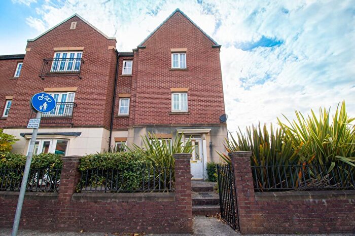 4 Bedroom Town House To Rent In Caerphilly Road, Heath, Cardiff, CF14
