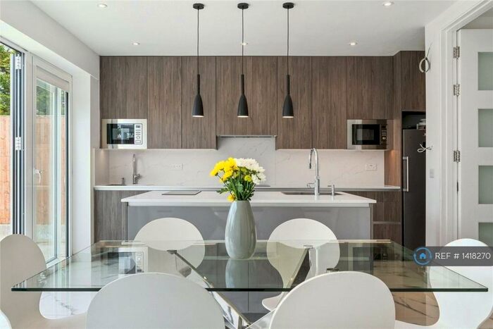 7 Bedroom Semi-Detached House To Rent In Warwick Avenue, Edgware, HA8