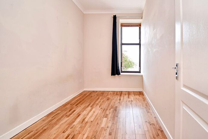 1 Bedroom Flat To Rent In East Burnside Street, Kilsyth, G65
