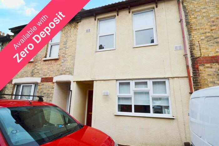 3 Bedroom Terraced House To Rent In Ingle Road, Chatham, ME4