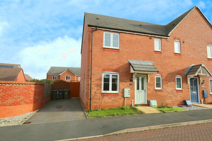 3 Bedroom Semi-Detached House For Sale In Bosworth Avenue, Stratford-upon-Avon, Warwickshire, CV37