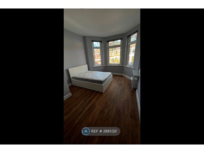 2 Bedroom Flat To Rent In Victoria Road, London, N22