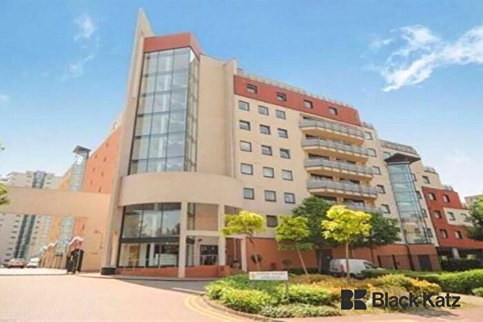 2 Bedroom Flat To Rent In Tradewinds. Wards Wharf Approach, Docklands, E16
