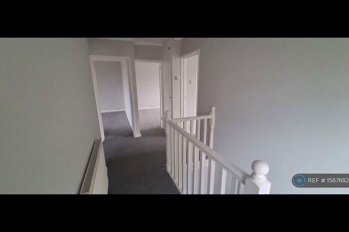 2 Bedroom Maisonette To Rent In Hilldale Road, Sutton, SM1