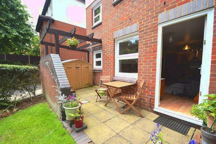 1 Bedroom Flat To Rent In Overton Road, Sutton, SM2