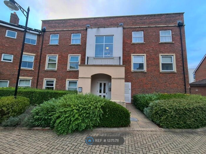 2 Bedroom Flat To Rent In Sentry House, Ickenham, Uxbridge, UB10