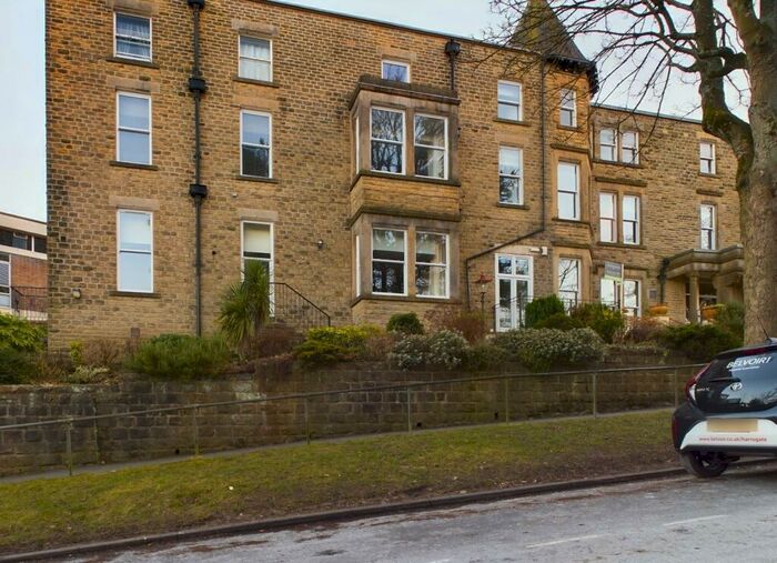 1 Bedroom Flat To Rent In Valley Drive, Harrogate, HG2