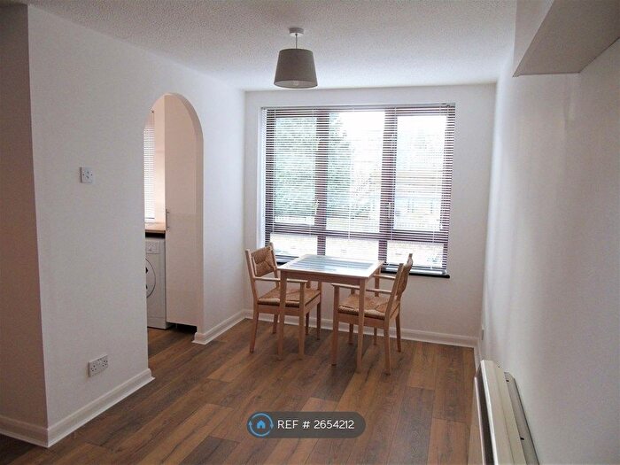 1 Bedroom Flat To Rent In Glenoven Court, Cambridge, CB4