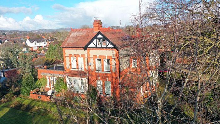 7 Bedroom Detached House For Sale In Chester Road, Wrexham, LL11