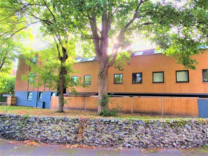 2 Bedroom Flat To Rent In North House, 31 North Street, Carshalton, Surrey SM5