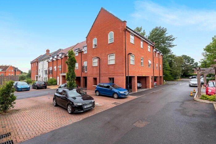 2 Bedroom Flat To Rent In Wilmott House, Ashville Way, Wokingham RG41