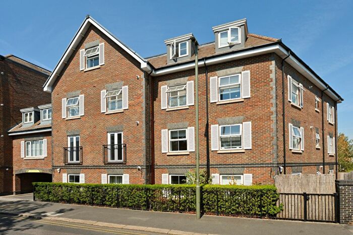 2 Bedroom Flat To Rent In Bridge Street, Walton-On-Thames, Surrey, KT12