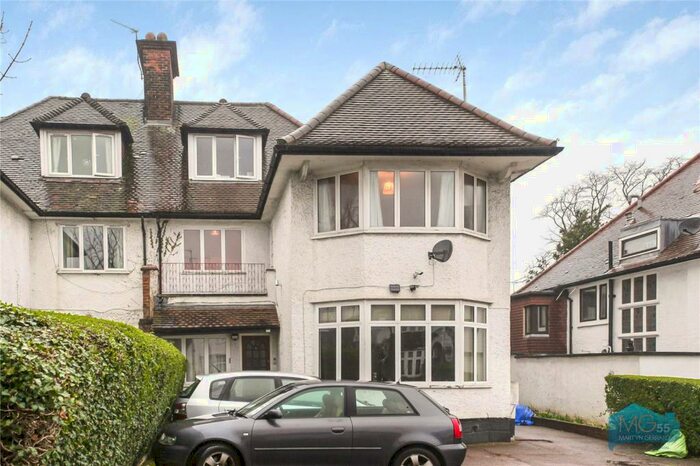 2 Bedroom Apartment To Rent In Finchley Road, Golders Green, NW11