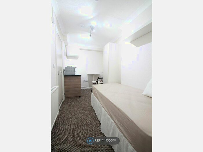 Studio To Rent In Pinner Road, Harrow, HA1