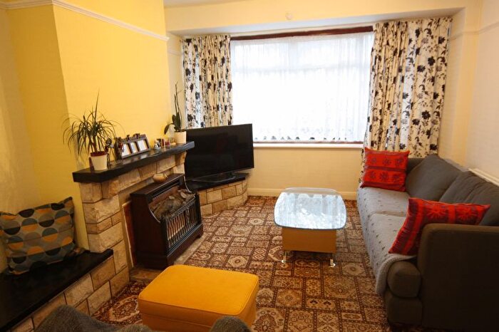 3 Bedroom Terraced House To Rent In Wadham Gardens, Greenford, UB6