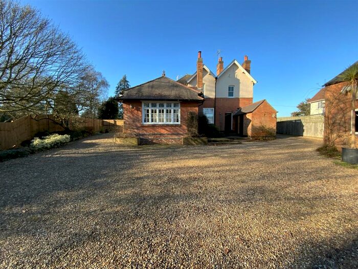 5 Bedroom Detached House For Sale In Lutterworth Road, Dunton Bassett, Lutterworth, LE17