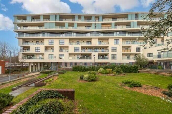 2 Bedroom Flat To Rent In Edgware, Harrow, HA8