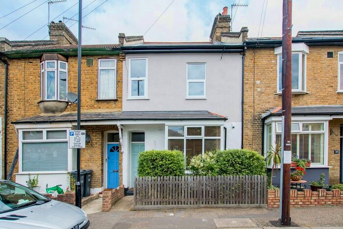 2 Bedroom Flat For Sale In Brook Road South, Brentford, TW8