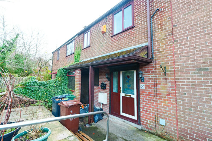 3 Bedroom Terraced House To Rent In Spen Green #, LS16