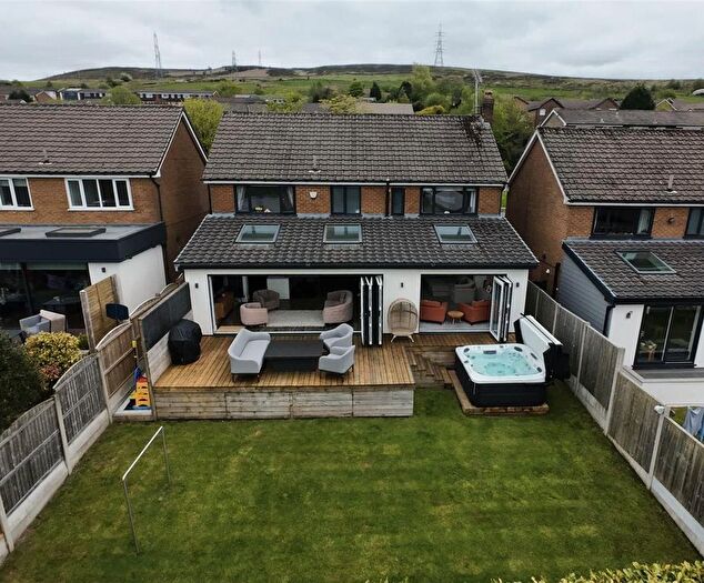 4 Bedroom Detached House For Sale In Stalyhill Drive, Stalybridge, SK15
