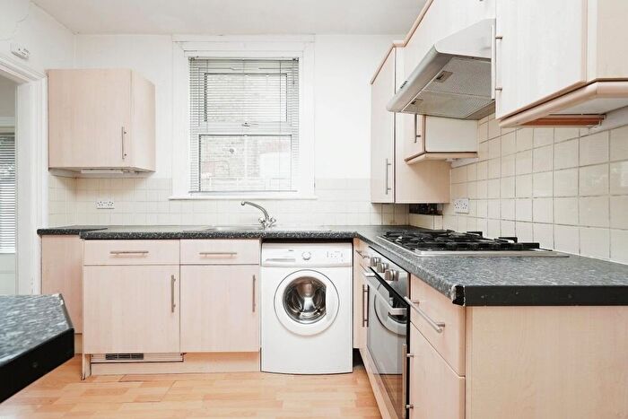 2 Bedroom Flat To Rent In Norman Road, E11