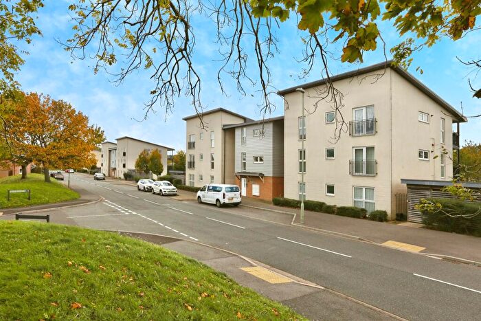2 Bedroom Flat For Sale In Howe Road, Gosport, PO13