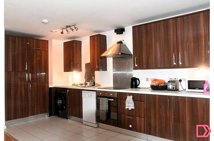 3 Bedroom Flat To Rent In Clement Attlee House, Cardigan Road, London, Greater London, E3