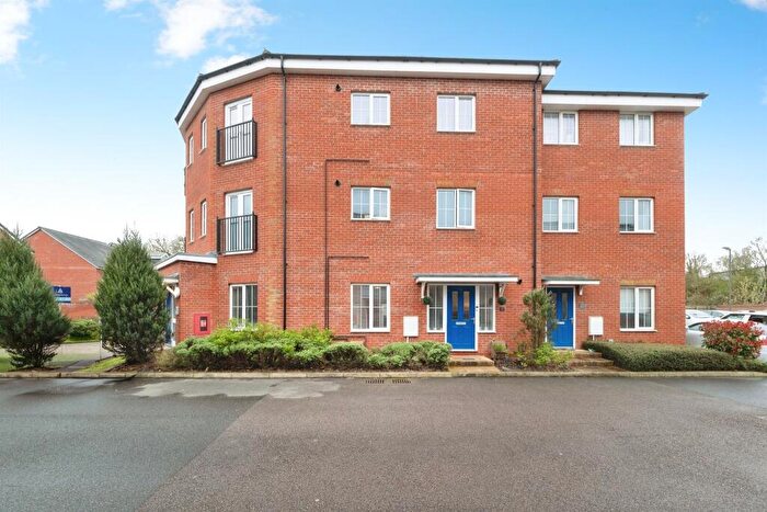 2 Bedroom Flat For Sale In Foundry Drive, Buckingham, MK18