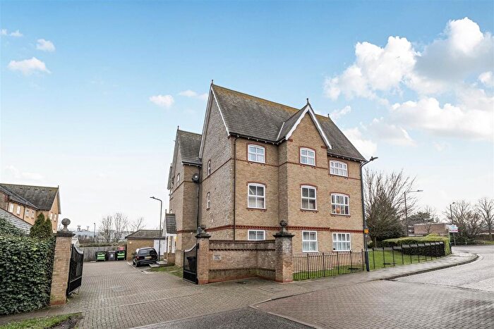 2 Bedroom Flat For Sale In Chamberlayne Avenue, Wembley, HA9