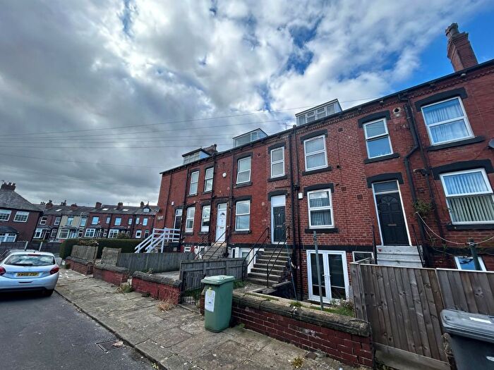 2 Bedroom Terraced House To Rent In Beechwood Row, Burley, Leeds, LS4