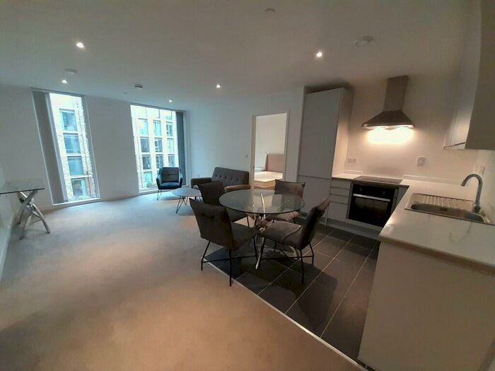 2 Bedroom Flat To Rent In Boundary Lane, Manchester, Greater Manchester, M15