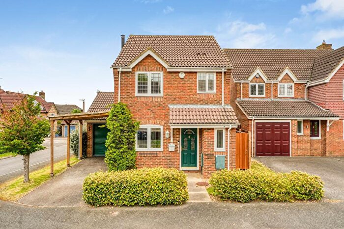 3 Bedroom Detached House For Sale In Nether Grove, Shenley Brook End, Milton Keynes, Buckinghamshire, MK5