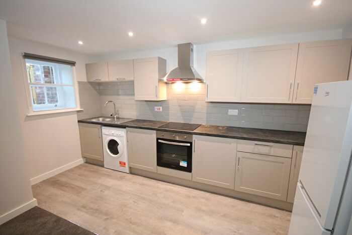 2 Bedroom Flat To Rent In Wilkinson Lane, Sheffield, S10