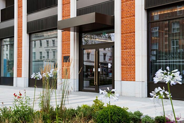 3 Bedroom Flat To Rent In Edgware Road, London, W2