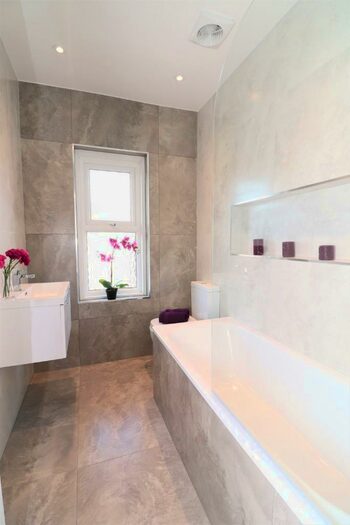 5 Bedroom House To Rent In Coventry Road, SO15
