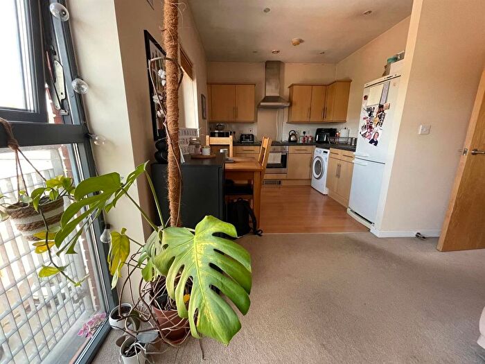 2 Bedroom Flat To Rent In Cardigan House, Kelham Island, S3