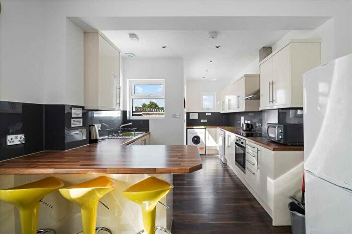 6 Bedroom Terraced House To Rent In Glen Park Avenue, Plymouth, PL4