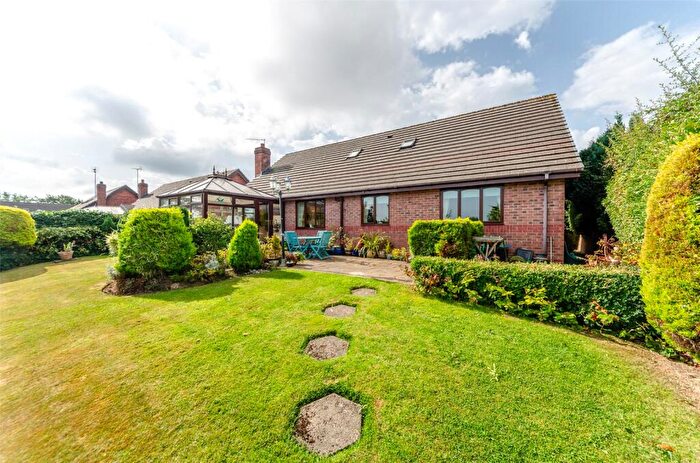3 Bedroom Bungalow For Sale In Gerddi Victoria, Colwyn Bay, Conwy, LL29