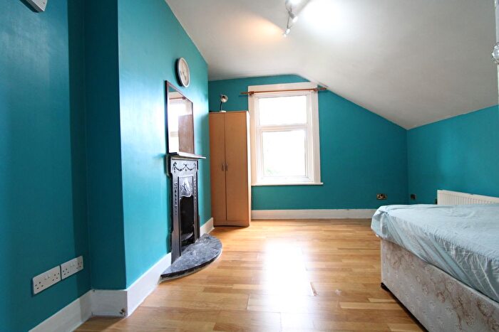 4 Bedroom Flat To Rent In Oakfield Road, Croydon, CR0