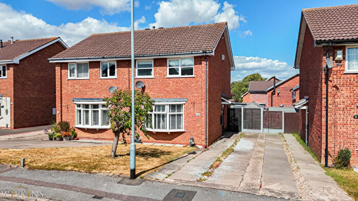 3 Bedroom Semi-Detached House For Sale In Greenheart, Tamworth, Staffordshire, B77