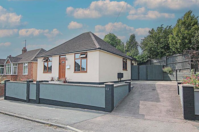 3 Bedroom Detached Bungalow For Sale In New Cheveley Road, Newmarket, CB8