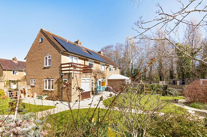 4 Bedroom Semi Detached House For Sale In Clifton Drive, Abingdon, OX14