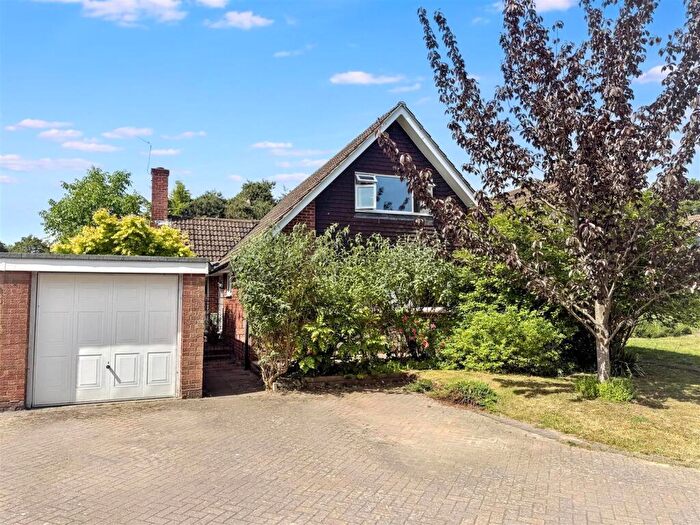 4 Bedroom Detached House For Sale In Red House Drive, Sonning Common, RG4