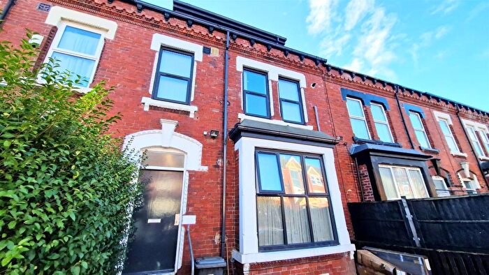1 Bedroom Flat To Rent In Grange Terrace, Leeds, LS7