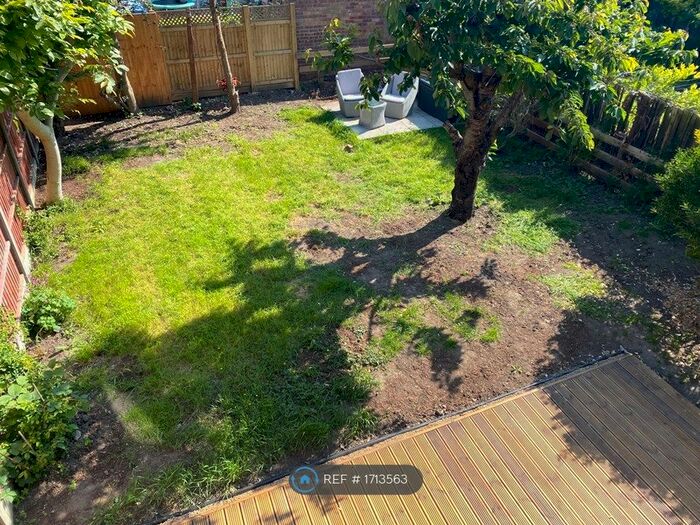 3 Bedroom Semi-Detached House To Rent In Putney, Putney, SW15